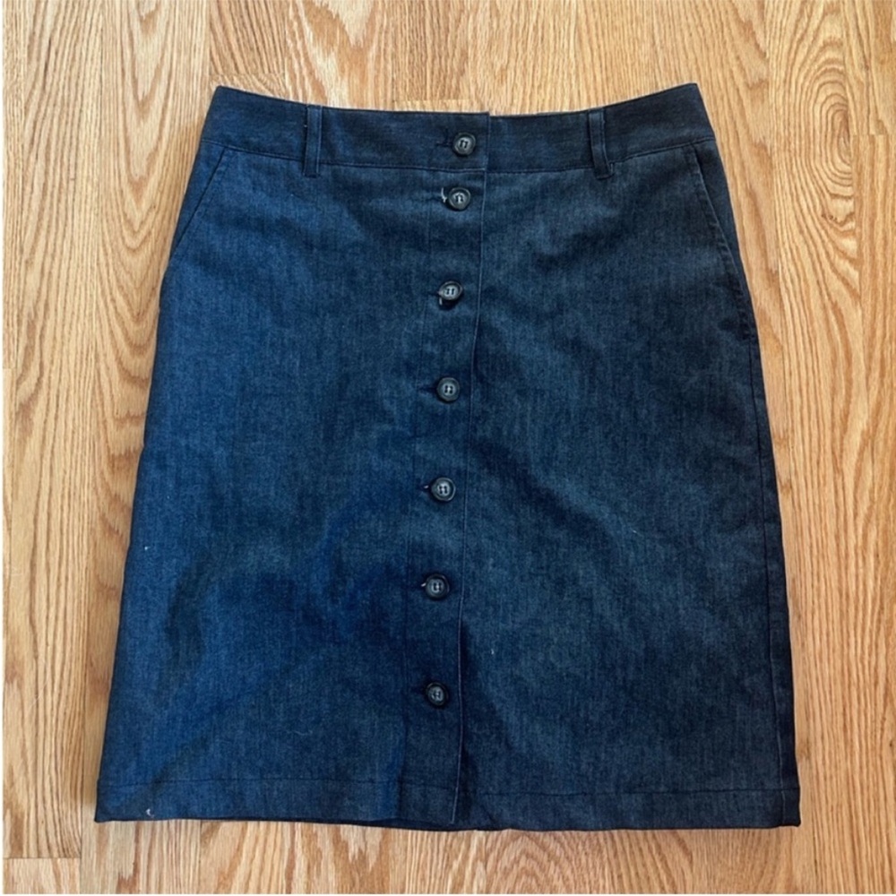 GH Bass & co dark wash indigo denim a line skirt versatile button front 2